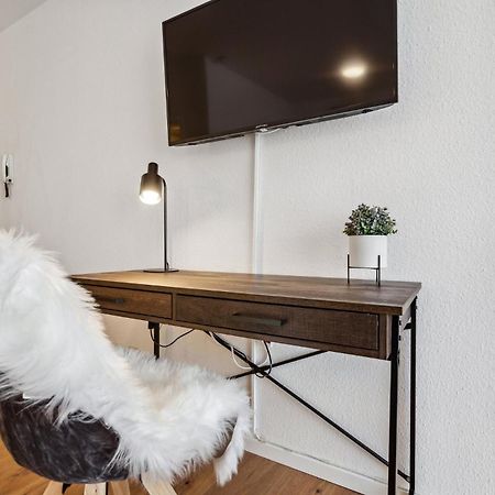 Comfort Apartment - Self-Check-In - 2 Schlafzimmer - Bis 5 Pers - Zentrumnah - Parkplatz - Wifi - Balkon Neunkirchen  Buitenkant foto